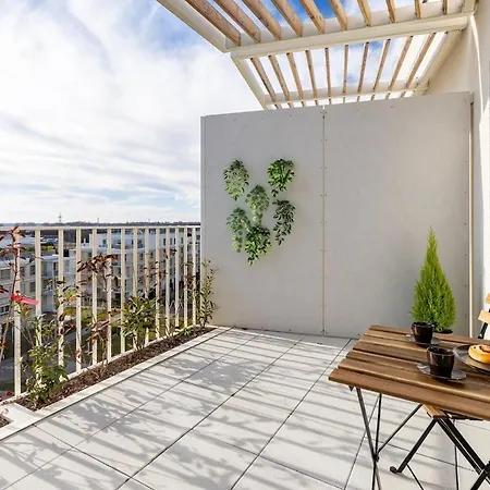 Relax In Style W Stunning Outdoor Space Apartment